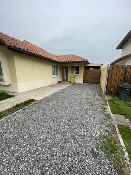 En Arriendo Linda Casa 3d2b En Condominio - Chicureo