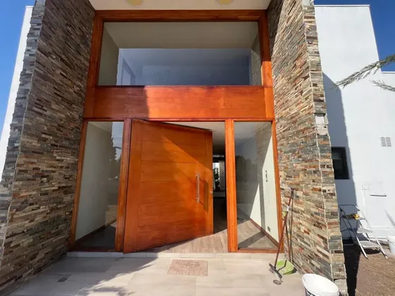 Exquisita Casa - Construccion Nueva Mediterranea