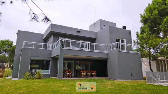 Casa En Venta En Costa Esmeralda, Barrio Residencial 1, 5 Am