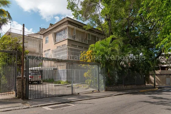 Ana Torres. Edificio En Venta 24-14946 En El Bosque