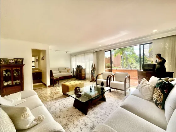 Casa En Venta Loma Los González Medellín