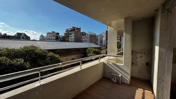 Venta Departamento Semipiso  1 Dormitorio Zona Rio