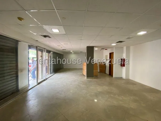 Se Alquila Local Comercial En Centro De Barquisimeto, A Pie De Calle. Cod  25-21688 Nds