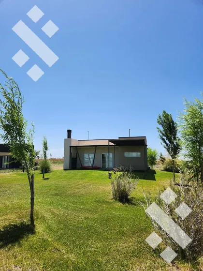Venta  Casa 1 Dorm - Villa Tenis Club - Mari Menuco