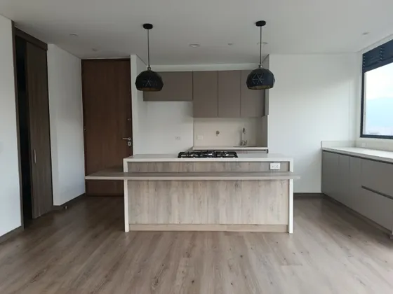  Apartamento En Arriendo Ubicado En El Poblado Sector Los Balsos (27099).