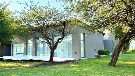 Espectacular Casa En El Barrio Country Causana.