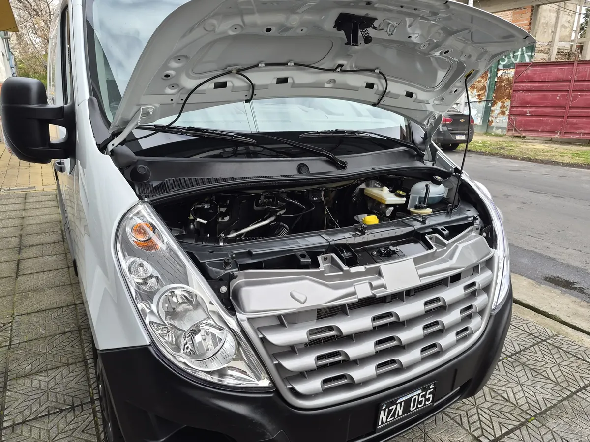 Renault Master5348690033128448013