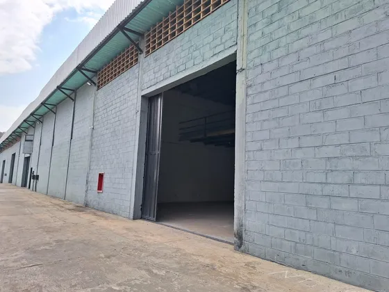 Alquilo Galpon De 400mt.av.intercomunal Sector Las Garzas.ly