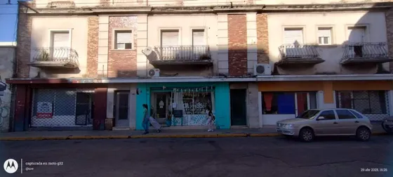 Centro: Tucuman Al 400  Edificio Copleto Con 4 Locales Y 5 Departarmentos