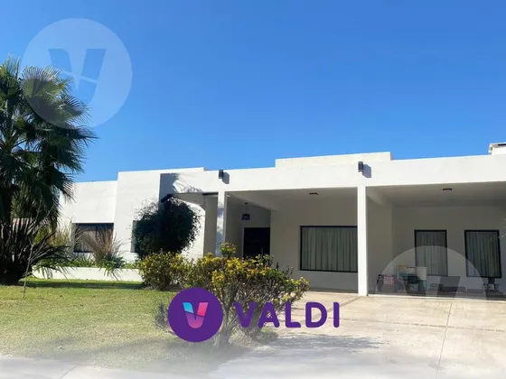 Casa En Venta Con Renta - Barrio La Horqueta De Echeverría, Canning