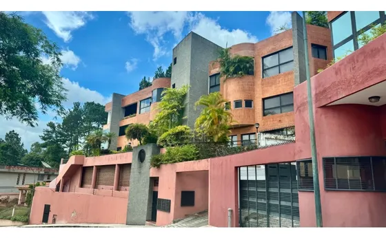 Vendo Apartamento 240m2 La Trinidad 4955
