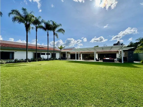 Se Vende Casa 820m2 4h+2s+ch/7b/12p La Lagunita