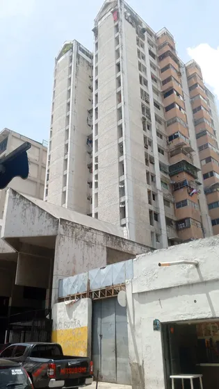 Gf Se Vende Conservado Apartamento En El Centro De Caracas