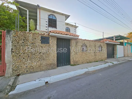 Casa En Venta En Palo Negro Aragua 25-21011 Irrr