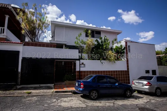 Ms: 25-23063. Vendemos Casa En Colinas De Vista Alegre (una Casa Separada En 2 Apartamentos)