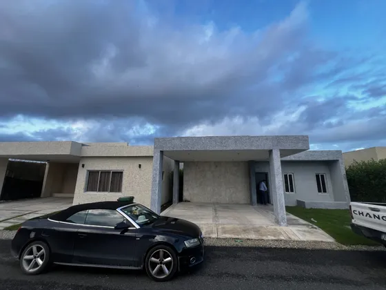 Villa Lista Para Entrega Equipada Con Linea Blanca Y Piscina En Punta Cana, 2 Habitaciones