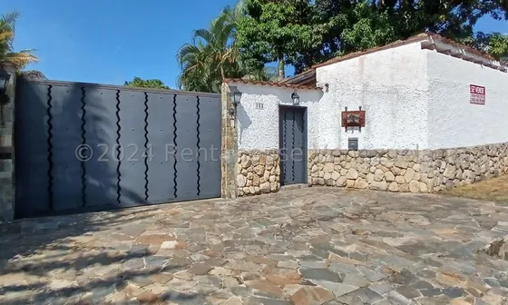 Guataparo Hermosa Casa En Venta Ubicada En Valencia 24-15831 Eloisa Mejia