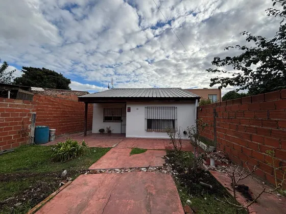 Casa En Alquiler En Rafael Calzada