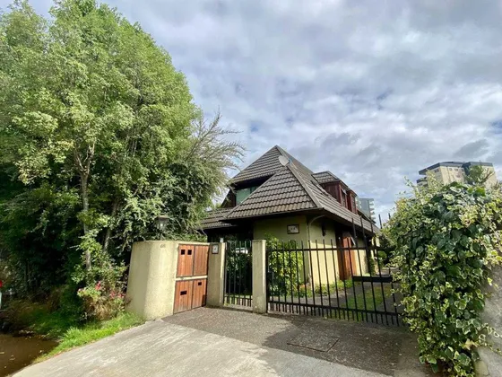 Casa, Jardín Las Quemas (68629)