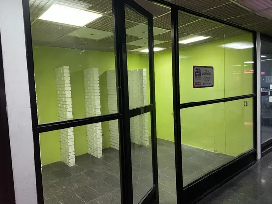 Alquiler De Local Comercial _ C.c. Macaracuay Plaza (c1 .4i)