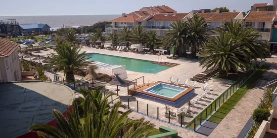 Venta Tiempo Compartido-terrazas Al Mar-unidad Premium-planta Baja, Primera Unidad Contra La Playa-capacidad 6 Personas-semanas 6 Y 7