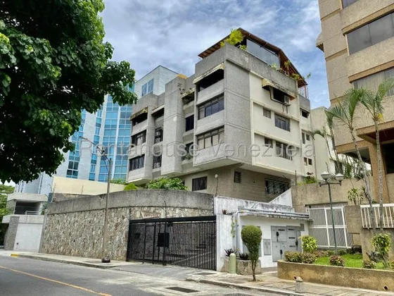 Se Vende Apartamento En Los Naranjos De Las Mercedes 