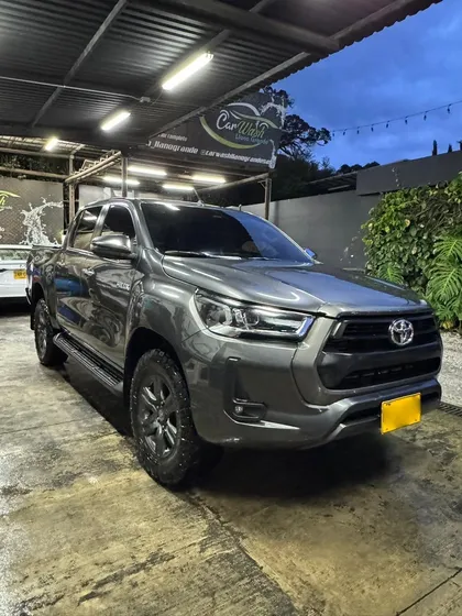 Toyota Hilux 2.4 Diesel 4x4 At