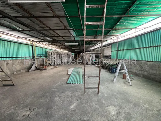 Galpón En Venta Altamira #25-17135 Johana Blanco 