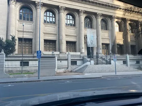 Estupendo Estacionamiento Seguro