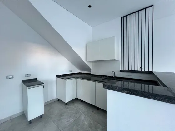 Venta Duplex 2 Amb Con Terraza Y Cochera. Financia