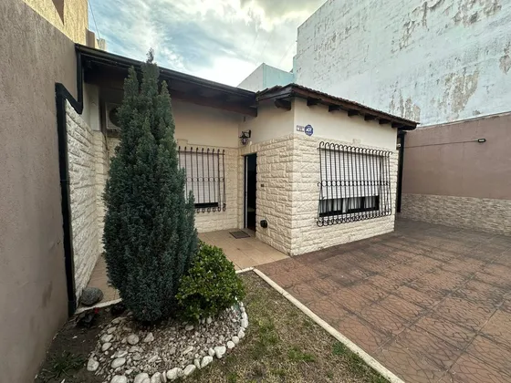 Casa En Venta En Moron Sur - Ideal Emprendimiento -