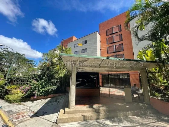 Apartamento En Venta, Ubicado En La Urbanizacion Colinas De Bello Monte Mls #23-9218