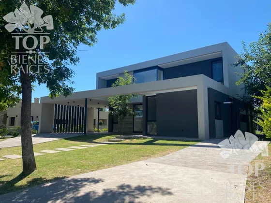 Casa En  Haras Santa María Escobar