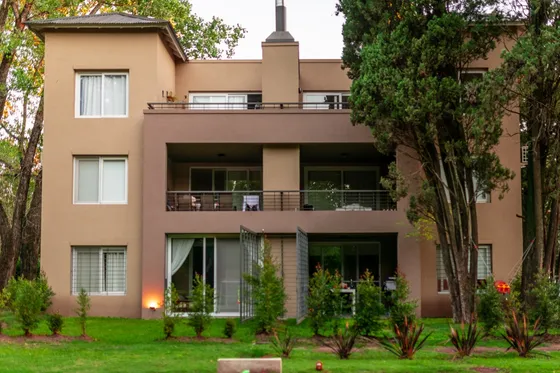 Venta Con Renta Incluida Apto Crédito! Excelente Oportunidad De Inversión Para Renta. Moderno Con Terraza Parrilla Jardín Y 2 Cocheras Condominio Con Seguridad Y Pileta Tortugas 3 - Pilar