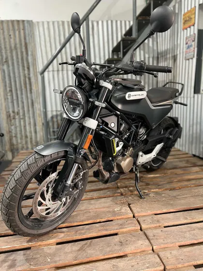 Husqvarna Svartpilen 200