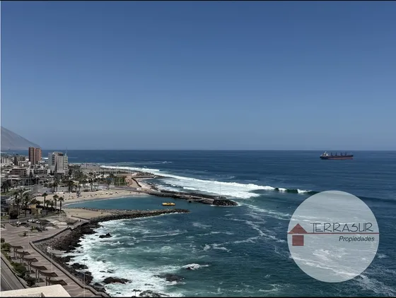 Excelente Oportunidad: Vista Al Mar, Potencial Ilimitado!