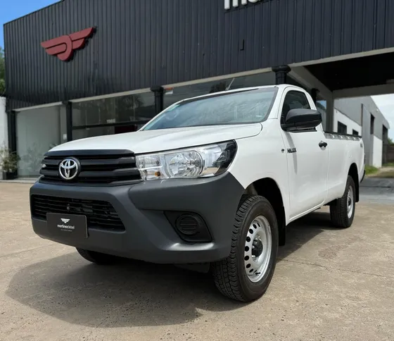 Toyota Hilux Pick-up 2.4 Cs Dx 150cv 4x4