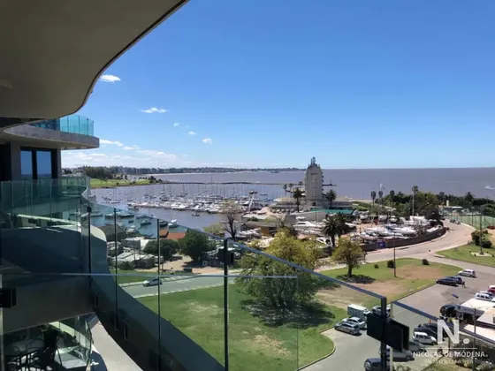 Venta De Amplio Monoambiente En Forum Del Puerto Del Buceo