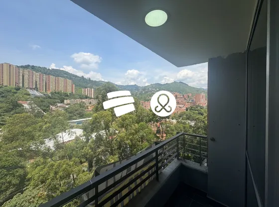 Venta De Apartamento En Rodeo Alto Con Parqueadero  Y Útil 