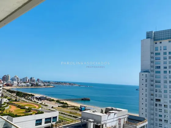 Apartamento En Venta De 3 Dormitorios En Seasons Tower, Punta Del Este.