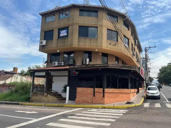 Local Comercial En Alquiler En Barrio Obrero. Piso 1. Gm
