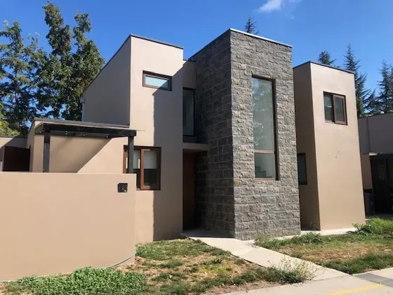 Casa Urbana En Condominio Isla De Maipo