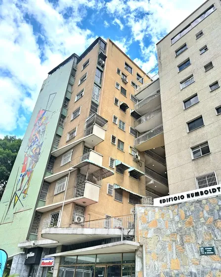 Se Alquila Oficina En Altamira Con Ubicación Estratégica Frente A La Plaza Altamira Ih6