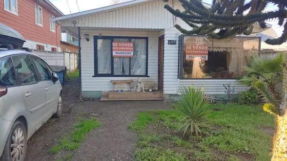 Casa En El Centro De Lanco  57m2 En Amplio Terreno De 400m2