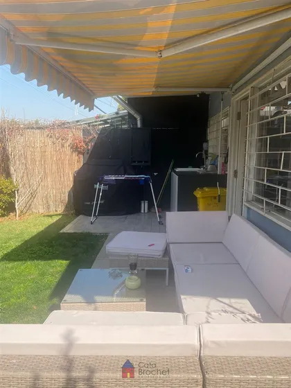 Casa En Venta De 2 Dorm. En Las Condes