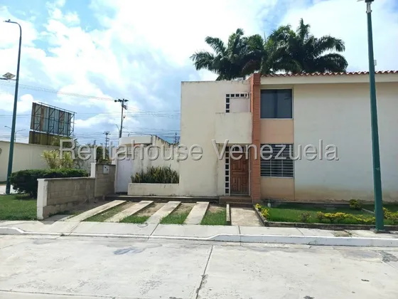 Rosa Rodríguez Vende Casa En Villa Esmeralda, Cabudare 25-8910