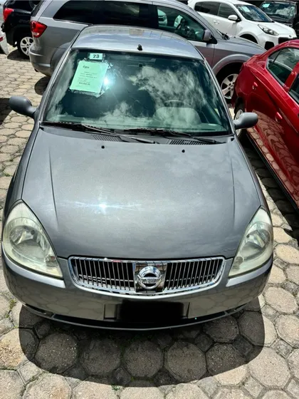 Nissan Platina 1.6 Custom Mt