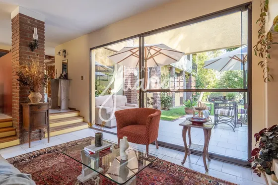 Gran Casa En Condominio, Bien Ubicado Y Gran Jardin