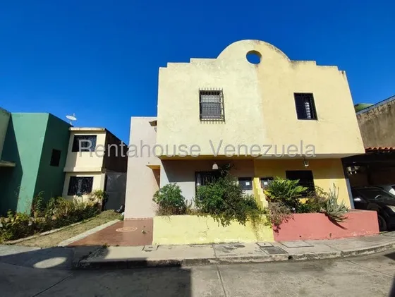 Townhouse Amoblado En Venta Naguanagua Carabobo Mls #25-19569 LG