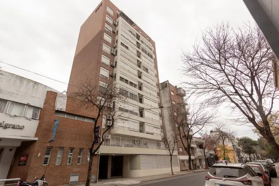 Catamarca Al 2400 - Venta Departamento 3 Dormitorios Con Cochera En Rosario -